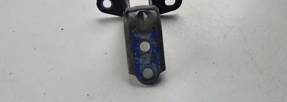 KIA Sportage Front door upper hinge