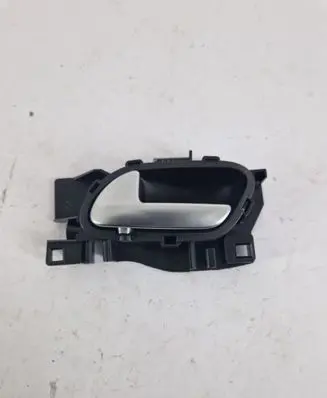 Peugeot 208 Front door interior handle 303966