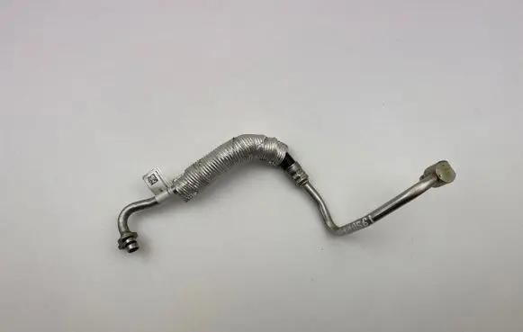 Gearbox oil cooler pipe/hose
