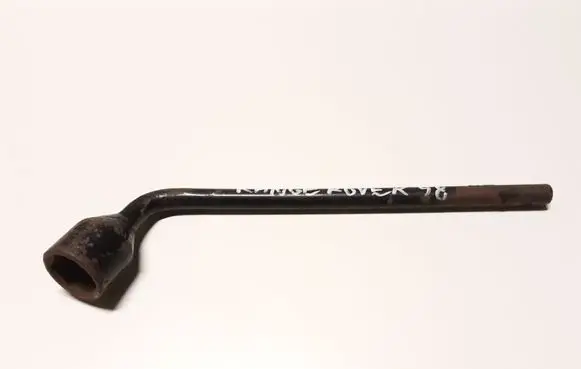 Land Rover Range Rover P38A Wheel nut wrench 
