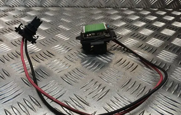 Opel Vivaro Heater blower motor/fan resistor 7200146