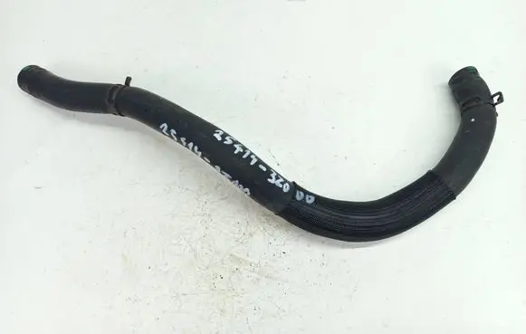 Engine coolant pipe/hose