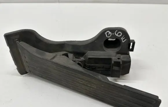Volkswagen PASSAT B6 Accelerator throttle pedal 1K1721503L