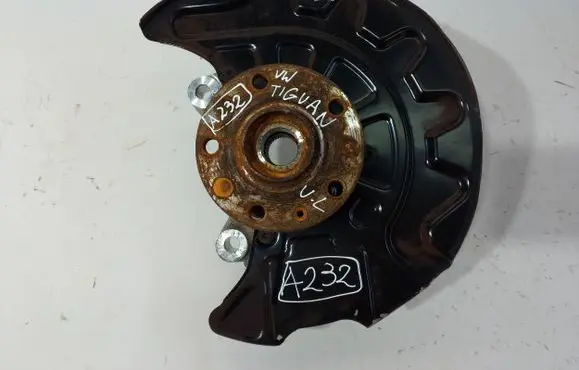 Audi Q3 F3 Front wheel hub 5Q0407257A