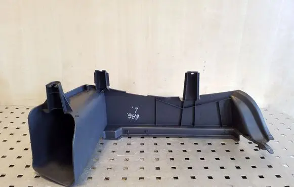Volkswagen Polo IV 9N3 Other trunk/boot trim element 6Q6867761F