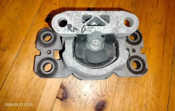 Land Rover Range Rover Evoque L538 Gearbox mounting bracket BJ327M121AC 171112Z008