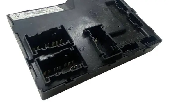 Ford Fiesta Comfort/convenience module 8V5115K600EJ 030372325702 116RA000084