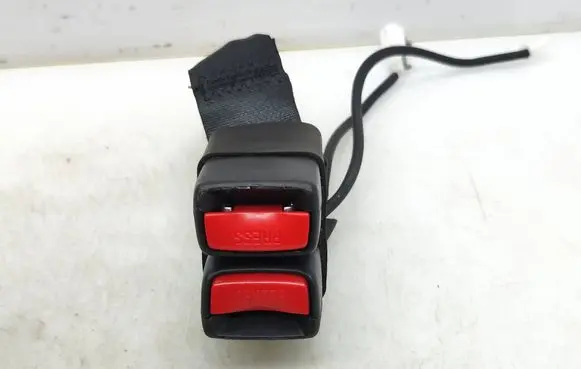 Nissan Qashqai Middle seatbelt buckle (rear) 