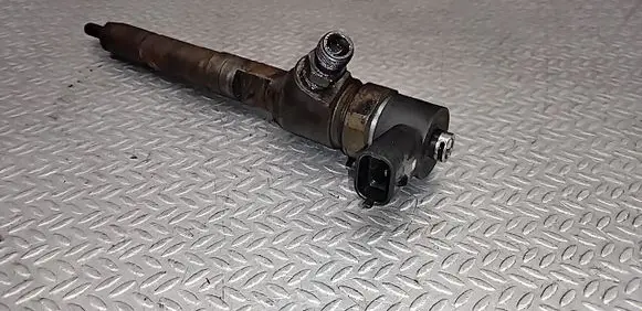 Opel Corsa D Fuel injector 0445110326