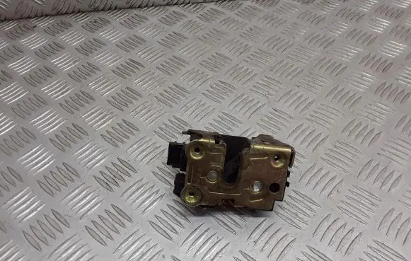 Nissan Kubistar Front door lock