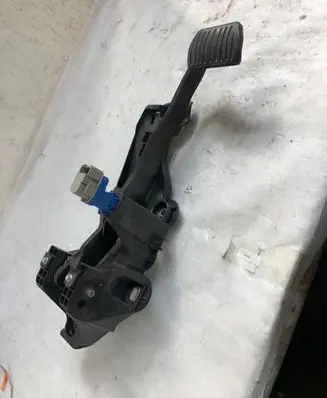Ford Mondeo MK V Brake pedal Ct8uc9f856