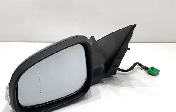 Volvo V70 Front door electric wing mirror 