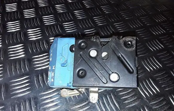 Volvo V70 Front door lock 30634614