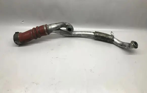 BMW 7 F01 F02 F03 F04 Intercooler hose/pipe 7582313 13717582313