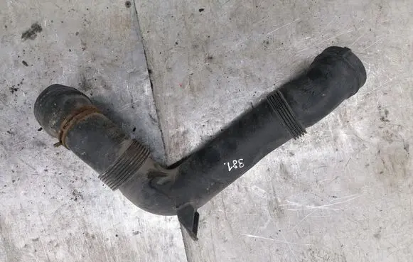 Volkswagen PASSAT B6 Engine coolant pipe/hose