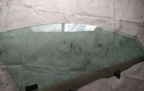Nissan Primera Front door window glass four-door AS2