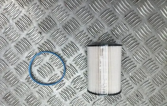 Ford Mondeo MK IV Oil filter mounting bracket PU9003Z