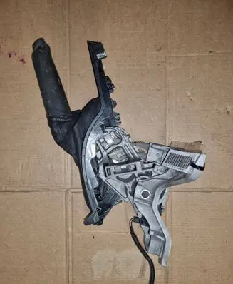Ford Mondeo MK IV Hand brake release handle 7G912780