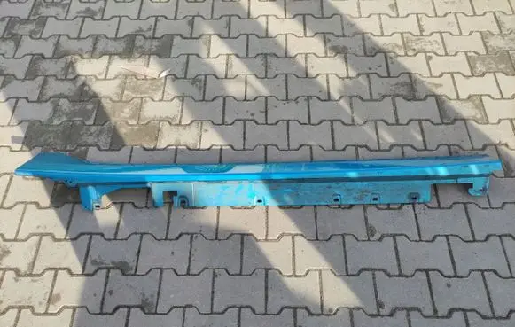 BMW 2 F44 Sill