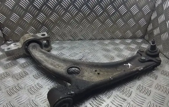 Volkswagen PASSAT B6 Front lower control arm/wishbone 3C0407153B