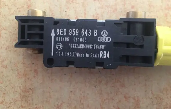 Audi A4 S4 B6 8E 8H Airbag deployment crash/impact sensor 8E0959643B