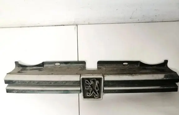 Peugeot 605 Front grill 50767001