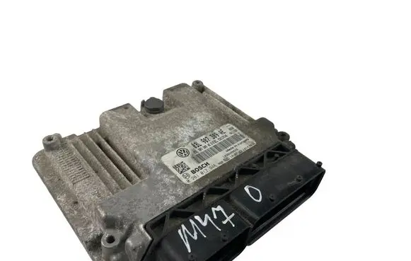 Volkswagen PASSAT B7 Engine control unit/module 03L907309AE 0281017946