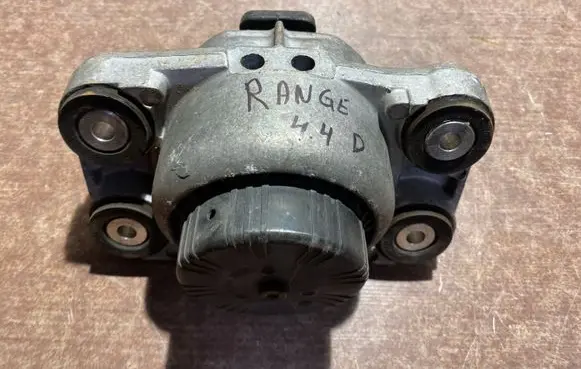 Land Rover Range Rover Sport L494 Engine mount bracket CPLA6A003DE