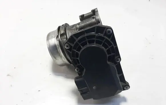 Volvo XC60 Throttle valve 32202650