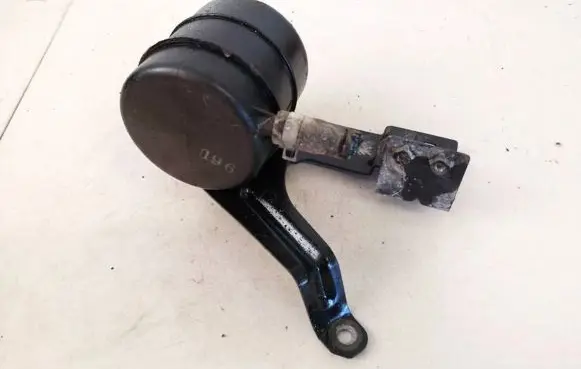 Nissan Primera Vacuum air tank 