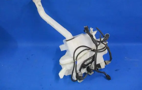 Windshield washer fluid reservoir/tank