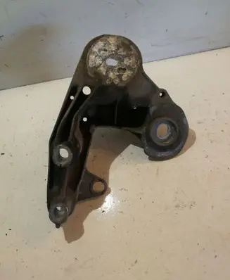 Audi A6 S6 C6 4F Engine mounting bracket 4F0199351E