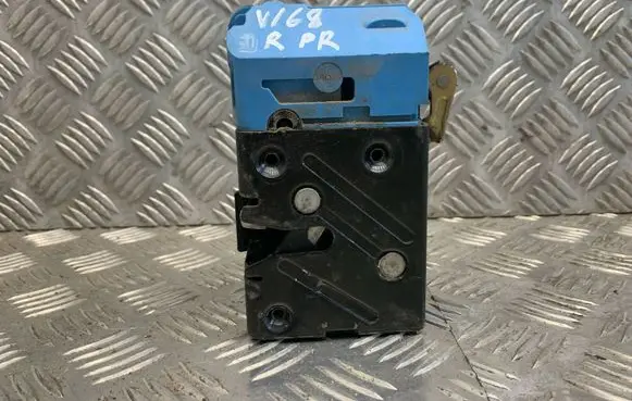 Volvo XC90 Front door lock 30699748
