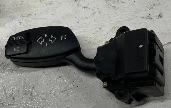 BMW 5 E60 E61 Indicator stalk 6924103 01106720