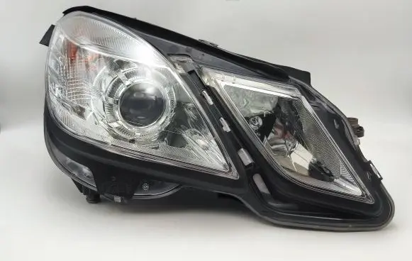Mercedes-Benz E W212 Headlight/headlamp A2128200261 1EL00970202 009702100146136