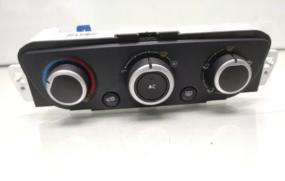 Renault Megane III Climate control unit T1001786G T1001876k T1001877v