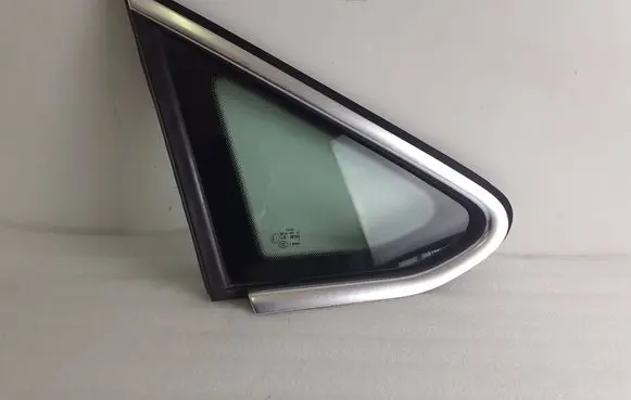 Volkswagen Sharan Front triangle window/glass 7N0845412A 43R001564