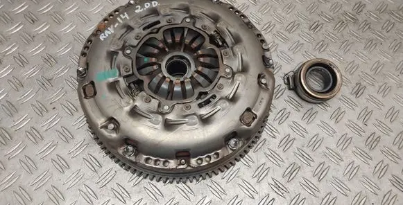Toyota RAV 4 (XA40) Clutch set kit 3121042050 3125042100