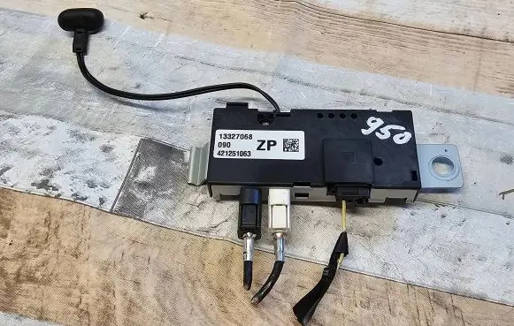 Opel Insignia A Aerial antenna amplifier 13327068 421251063