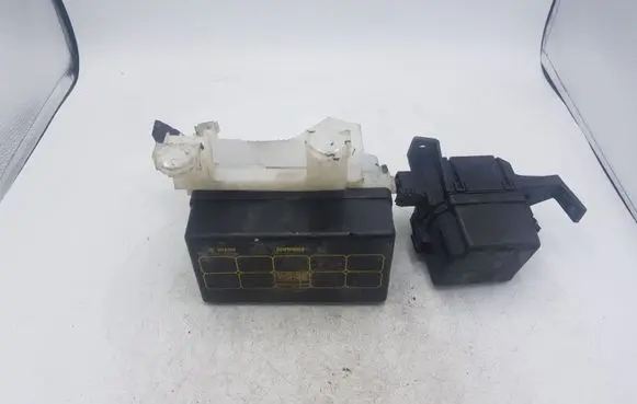 Nissan X-Trail T30 Fuse module EQ3102