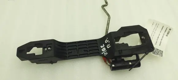 Pontiac Vibe Front door exterior handle/bracket 6923102040