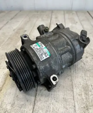 Volkswagen Golf VI Air conditioning (A/C) compressor (pump) 5N0820803H