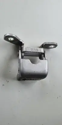 Honda CR-V Rear door upper hinge