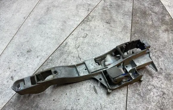 Citroen C4 Grand Picasso Rear door exterior handle/bracket 