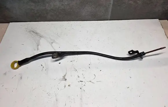 Peugeot 308 Oil level dip stick 9807011780