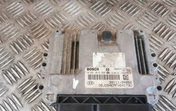 KIA Ceed Engine control unit/module 391112A952