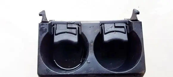Suzuki Grand Vitara II Cup holder 