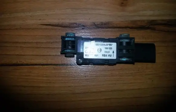Audi A4 S4 B6 8E 8H Airbag deployment crash/impact sensor 8E095951