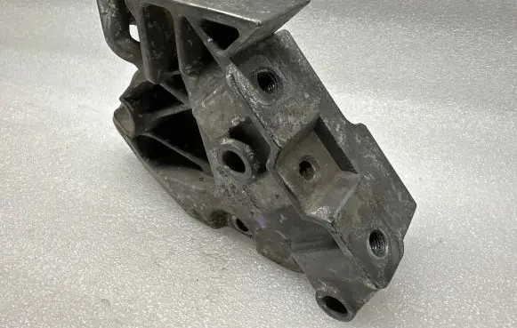 Audi A3 S3 8P Engine mounting bracket 06F199207P