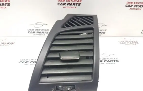 BMW 1 E81 E87 Dashboard air vent grill cover trim 7059187